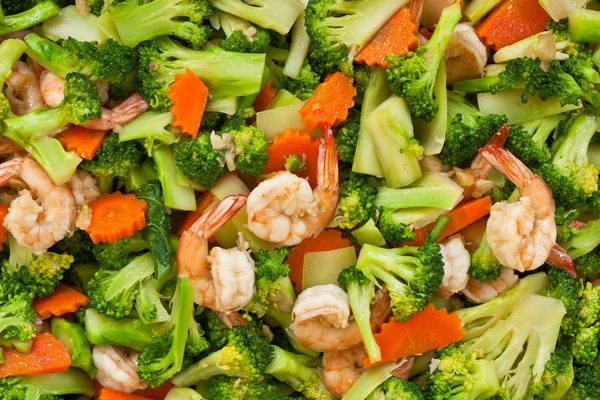 Thaimat, Wokad broccoli med räkor — Stockfoto