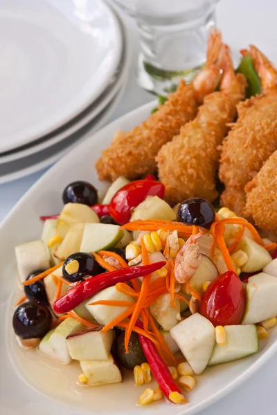 stock image Thai food, fruit Salad with deep fried shrimp