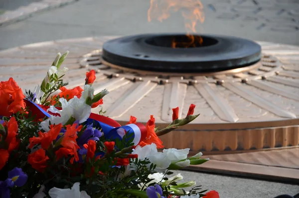 永恒的火焰上的无名战士墓 — 图库照片