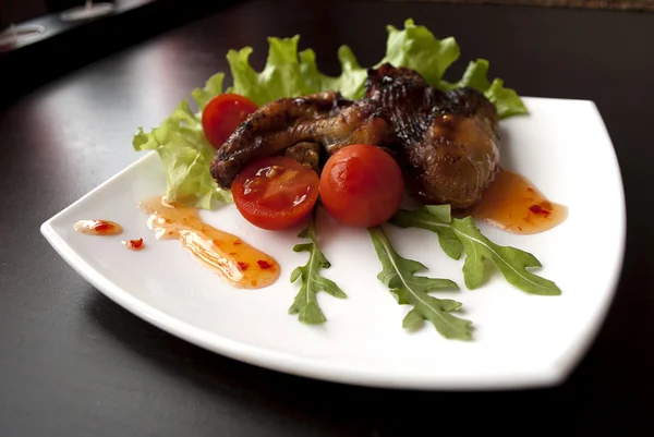 Kiraz domates ile tavuk — Stok fotoğraf