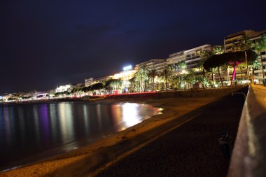 Cannes gece.