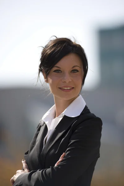 Portrait of a smiling young businesswoman — Stock Photo, Image