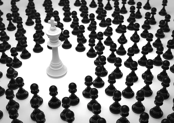 Rey blanco de ajedrez rodeado —  Fotos de Stock