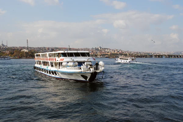Istanbul. Meerengen des Goldenen Horns und der Galatabrücke. — Stockfoto