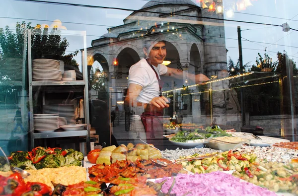 İstanbul. Satıcı, gıda.