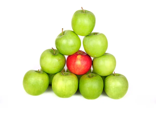 Groene appels op een witte achtergrond — Stockfoto