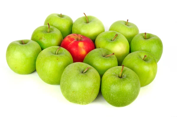 Manzanas verdes sobre un fondo blanco —  Fotos de Stock