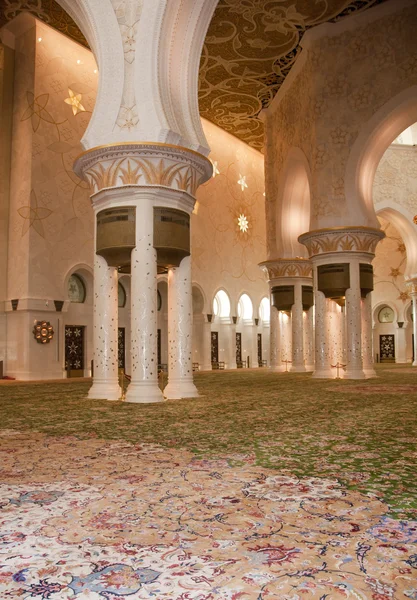 Interior de la mezquita Sheikh Zayed — Foto de Stock