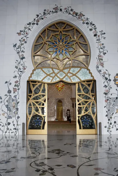 Haupttür Scheich-Zayed-Moschee — Stockfoto
