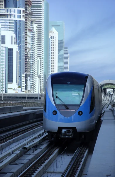 Dubai metro treni