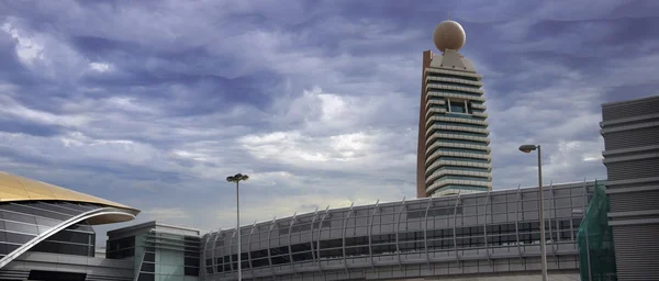 Stacja metra Dubai idealna Etisalat Tower — Zdjęcie stockowe