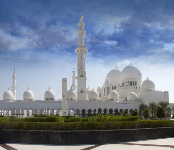 Mezquita Sheikh Zayed Vista frontal —  Fotos de Stock