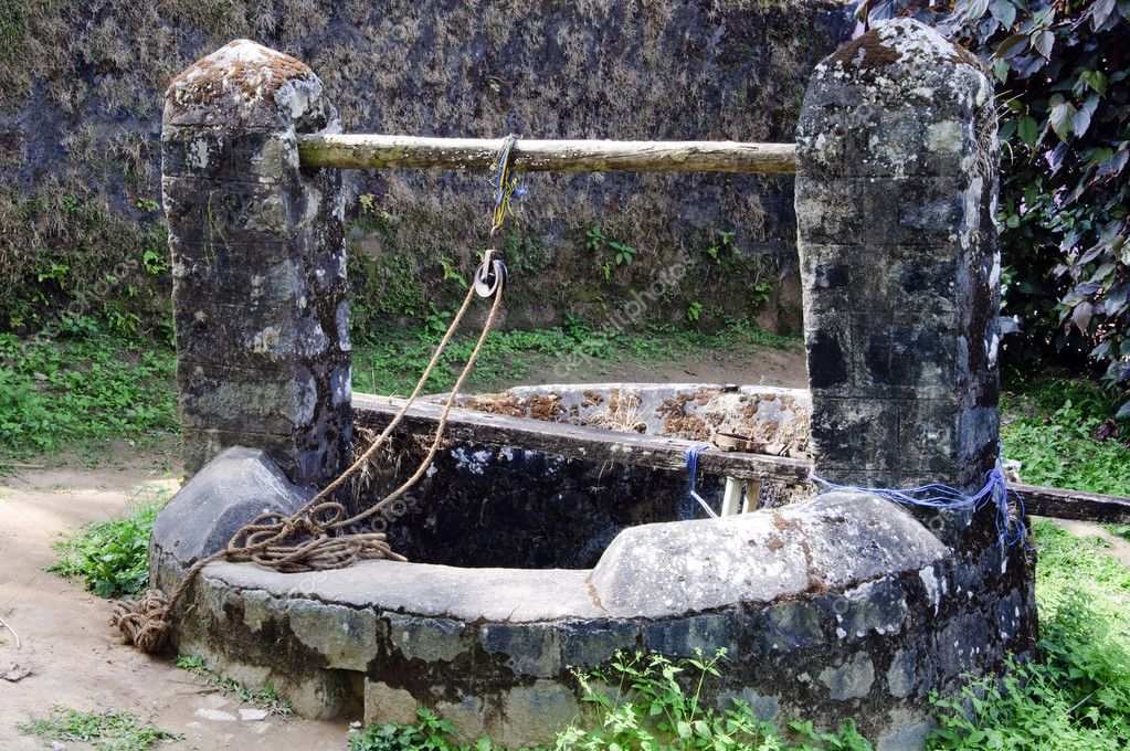 depositphotos_9922391-stock-photo-old-traditional-water-well.jpg