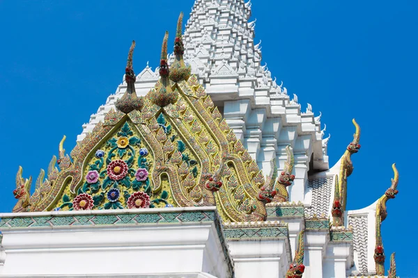 Architettura in cima al tetto del tempio — Foto Stock