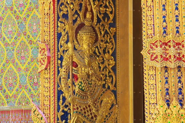 在泰国的寺庙中的体系结构模式 — 图库照片