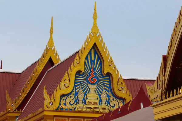 Top van Thaise tempel in buddha tempel — Stockfoto