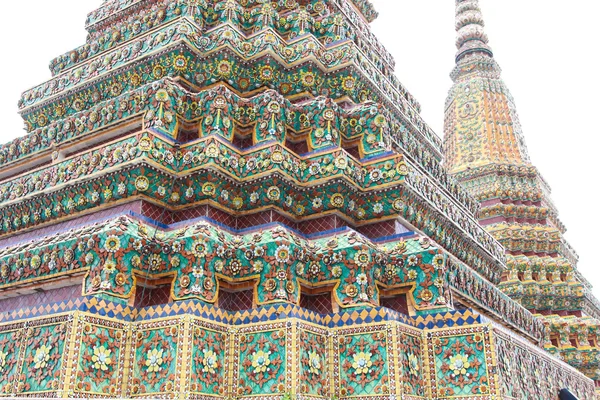 Arquitectura tailandesa auténtica en Wat Pho — Foto de Stock