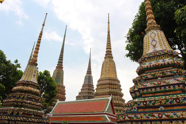 Pagoda en templo tailandés — Foto de Stock