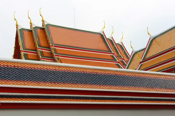 El techo en un templo tailandés, Bangkok — Foto de Stock