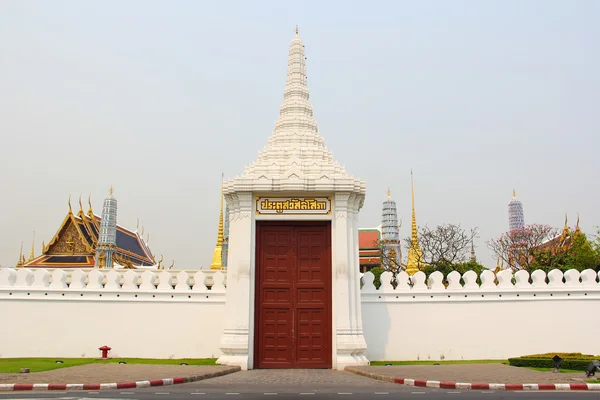 Puerta de Wat Phra Kaeo — Foto de Stock