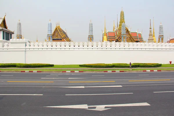 Rajdamnern avenue wat phra kaeo Bangkoku 2012 — Stock fotografie