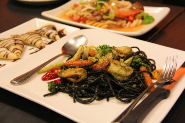 meze spagetti deniz ürünleri