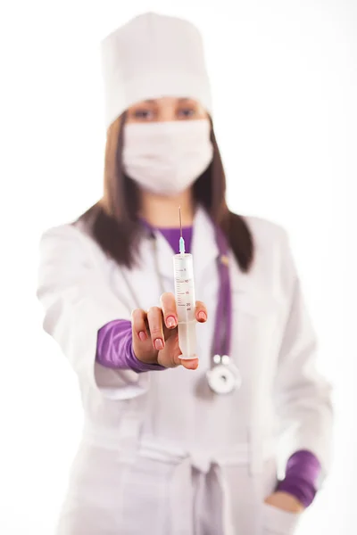 젊은 돌보는 의사 또는 흰색 유니폼과 건강 관리 노동자 — 스톡 사진