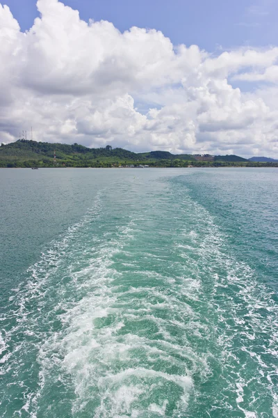 Waves from the boat. — Stock Photo, Image