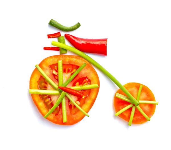 Gammal cykel tillverkad av grönsaker. — Stockfoto
