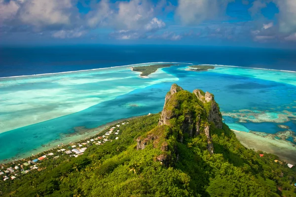 Nézd a Maupiti, Francia Polinézia, társaság-szigeteken a csúcs-hegy Stock Kép