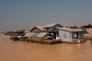 Kamboçya, mekong Nehri üzerinde yüzen evler