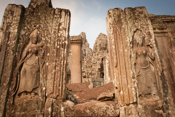 Escultura de piedras en el templo, Angkor Wat, Camboya — Foto de Stock