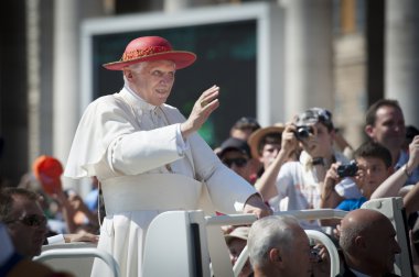 Pope Benedict XVI blessing clipart
