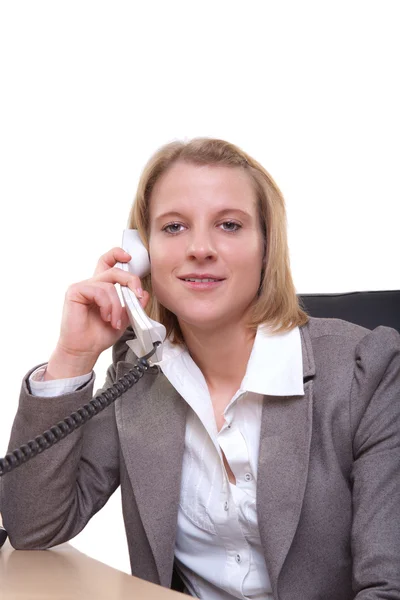 A fiatal üzletasszony, telefont, irodában portréja — Stock Fotó