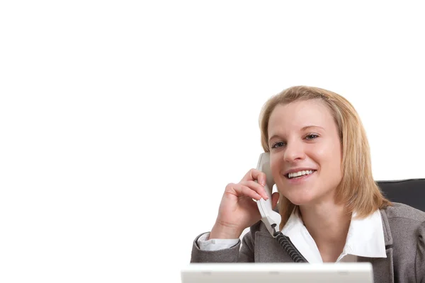 Portret van een jonge zakenvrouw telefoon gebruiken in office — Stockfoto