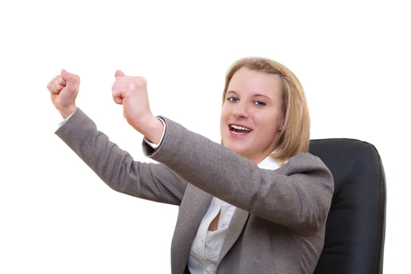 Porträt einer jungen Geschäftsfrau, die sich über Erfolg freut — Stockfoto