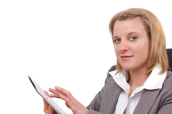 Mulher de negócios com um tablet pc olha na câmera — Fotografia de Stock