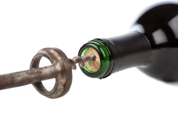 Oude metalen corkscrew in een wijn kurk — Stockfoto