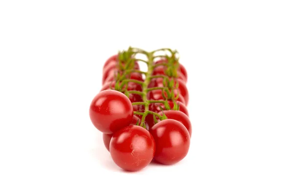 흰 배경에 고립된 버찌 토마토 — 스톡 사진
