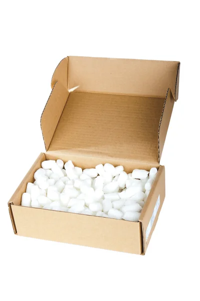 Karton kutuyu beyaz arkaplanda aç — Stok fotoğraf