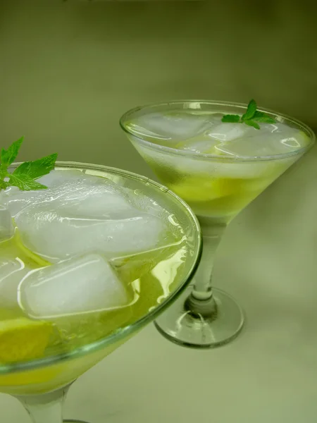 Alkol likör limon ile kokteyl — Stok fotoğraf