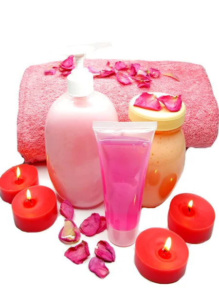 Spa shampoo-douche gel rozenblaadjes en cremes — Stockfoto