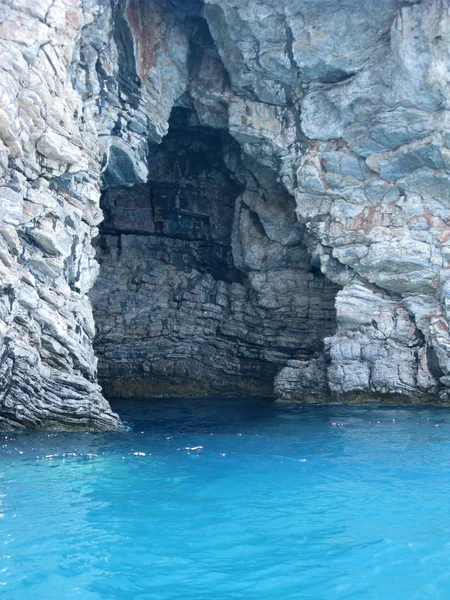 Grote w piękny krajobraz Morze Egejskie — Zdjęcie stockowe
