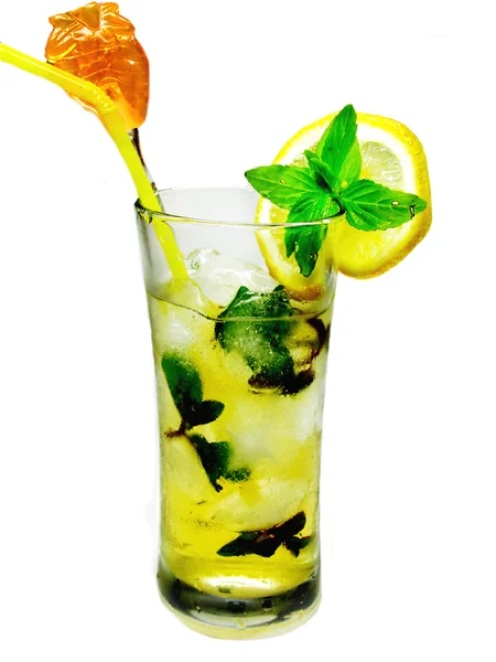 Alcohol liqueur cocktail with mint — Stock Photo, Image