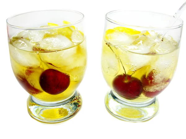 Alkohol brandy koktejl s cherry — Stock fotografie
