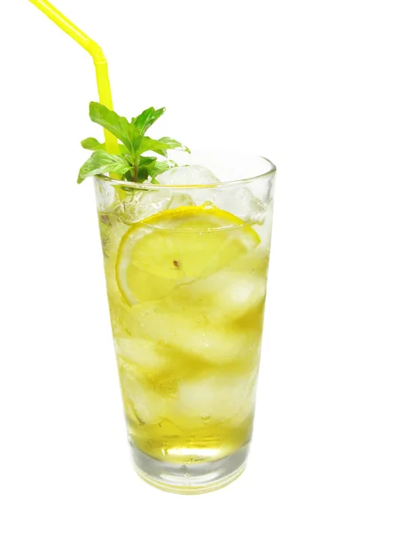 Buz ile sarı limonata — Stok fotoğraf