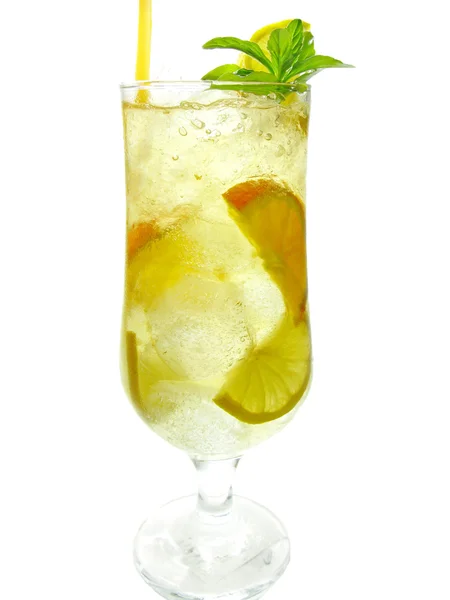Bebida de limonada suculenta amarela — Fotografia de Stock