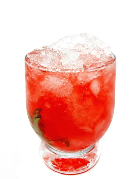 Alkohol czerwony koktajl caipinhas — Zdjęcie stockowe