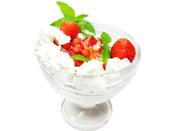 Wild strawberry dessert with pudding — Stock Photo, Image