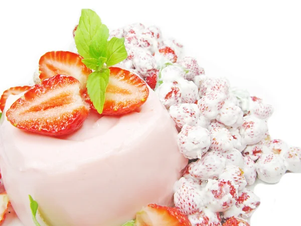 Frukt jordgubbs efterrätt pudding — Stockfoto